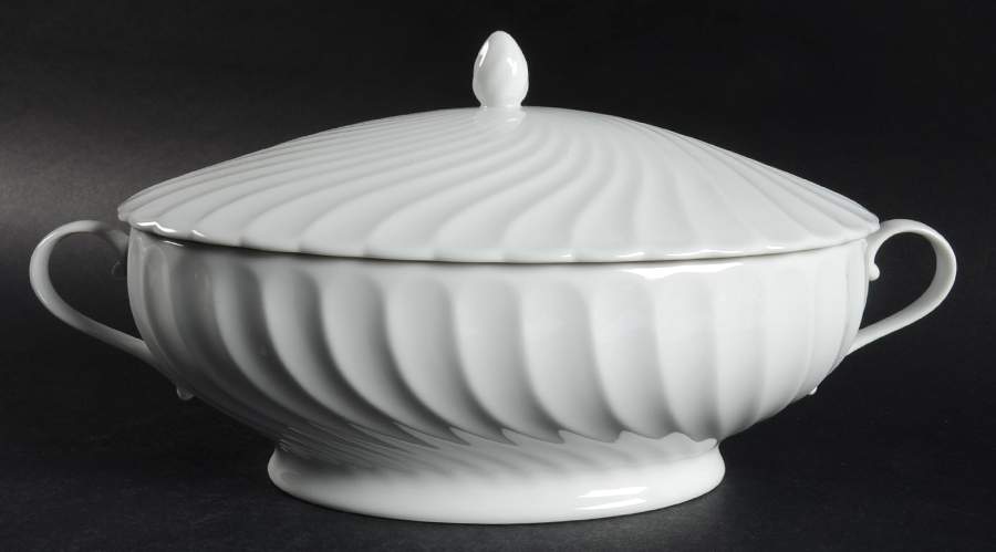 Oasis Oval Covered Vegetable by Oscar De La Renta-1