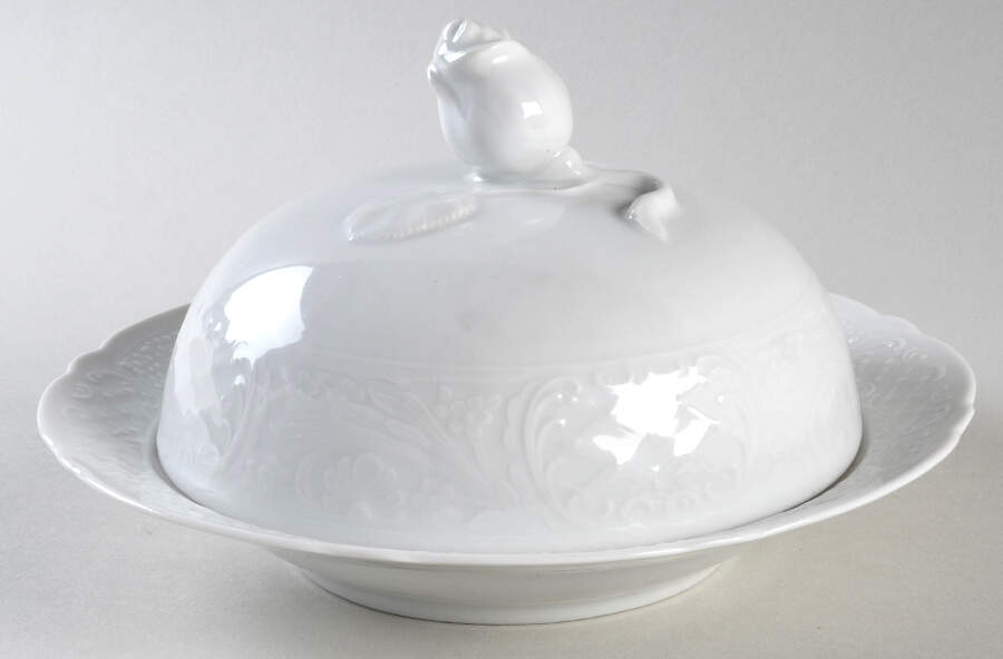 Old Dresden Round Covered Butter by Oscar De La Renta-1