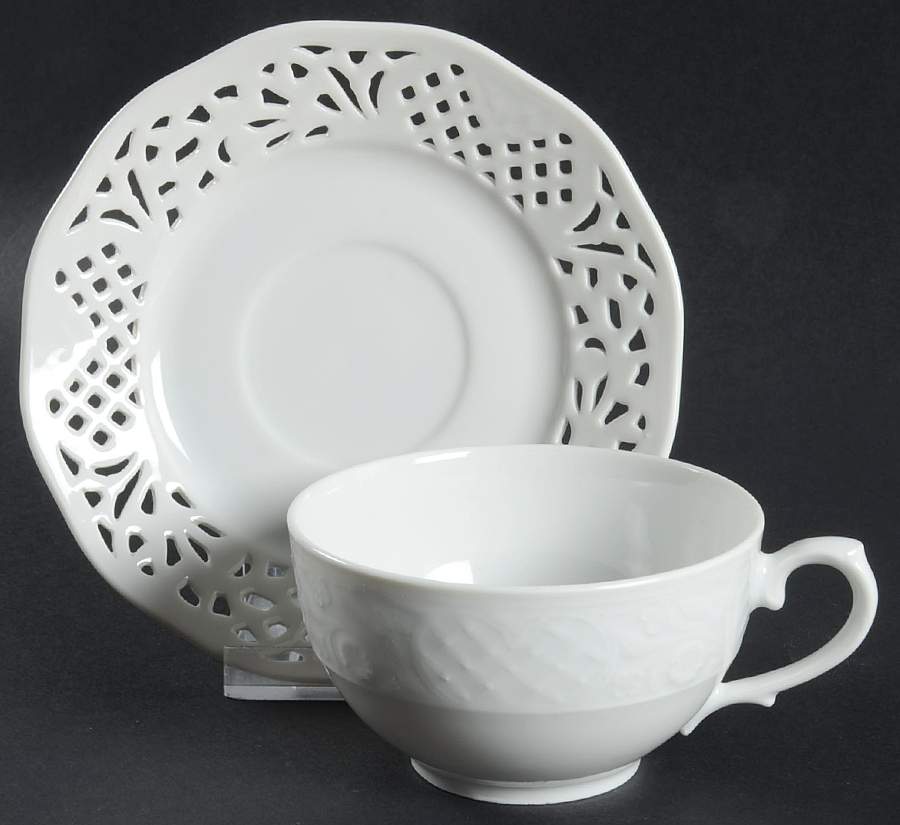Old Dresden Flat Cup & Saucer Set by Oscar De La Renta-1