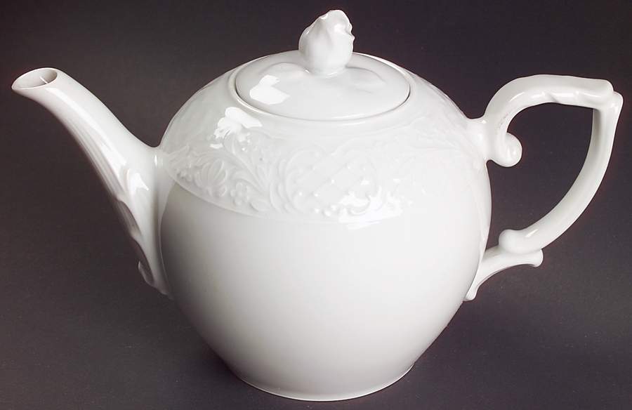 Old Dresden Teapot & Lid by Oscar De La Renta-1