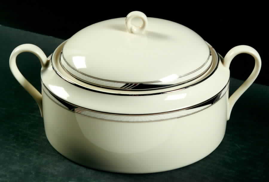 Ransom Round Covered Vegetable by Oscar De La Renta-1