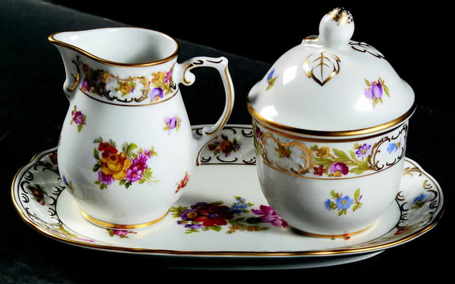 Royale Creamer & Sugar with Lid & Tray Set by Oscar De La Renta-1
