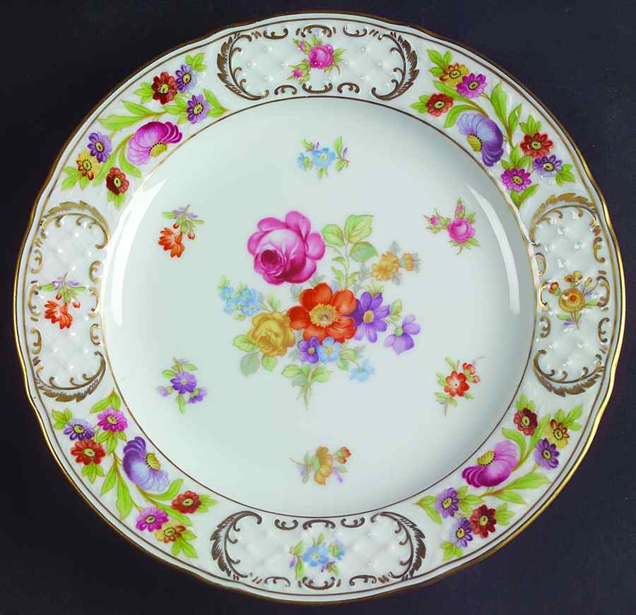 Royale Salad Plate by Oscar De La Renta-1