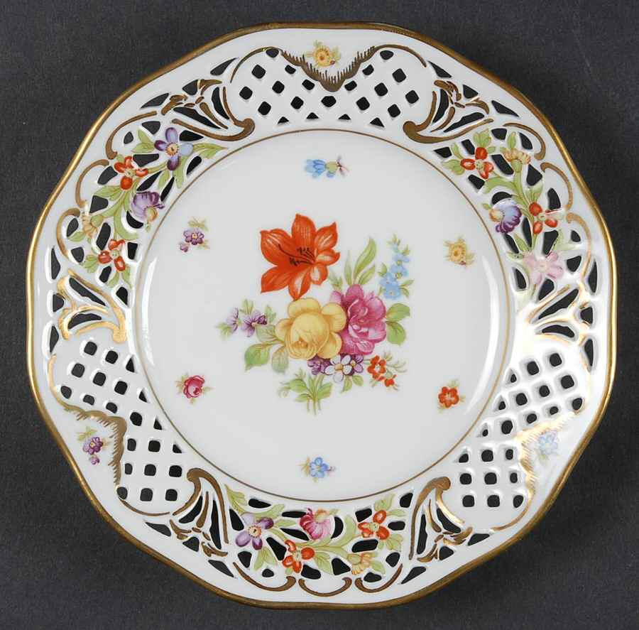 Royale Pierced Bread & Butter Plate by Oscar De La Renta-1