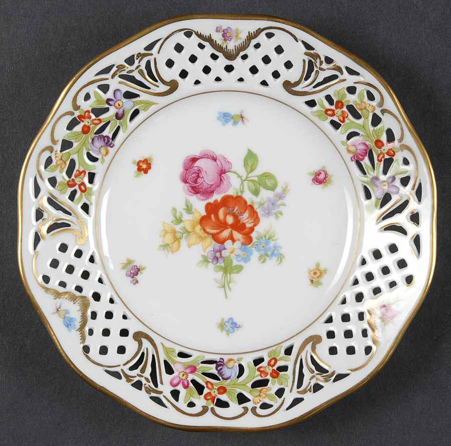 Royale Pierced Bread & Butter Plate by Oscar De La Renta-1