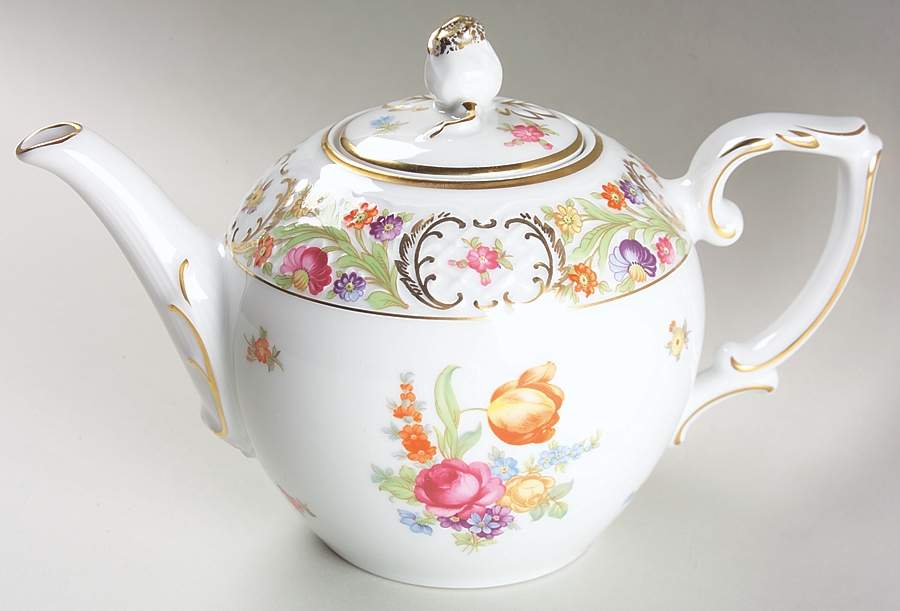Royale Teapot & Lid by Oscar De La Renta-1