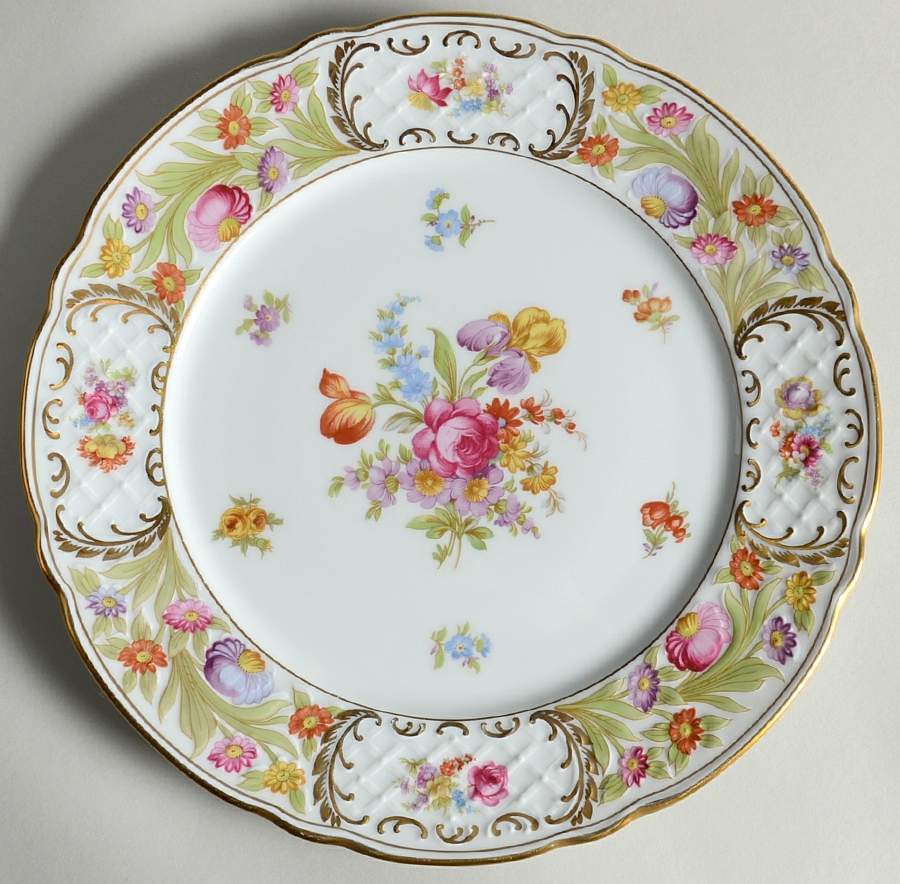 Royale Dinner Plate by Oscar De La Renta-1