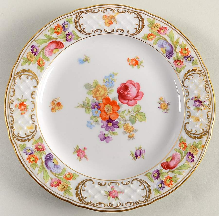 Royale Salad Plate by Oscar De La Renta-1