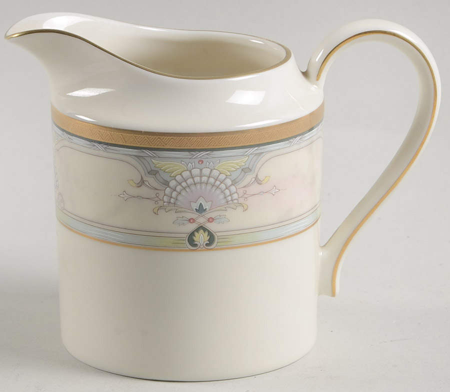 Seascape Creamer by Oscar De La Renta-1