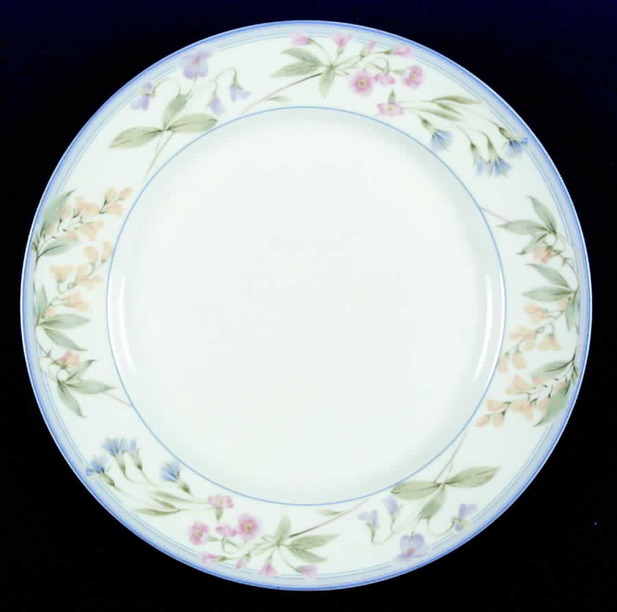 Spring Delight Dinner Plate by Oscar De La Renta-1