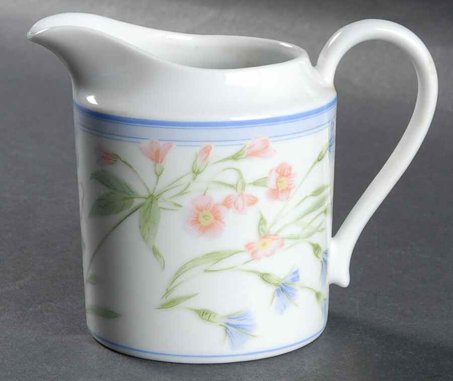 Spring Delight Creamer by Oscar De La Renta-1