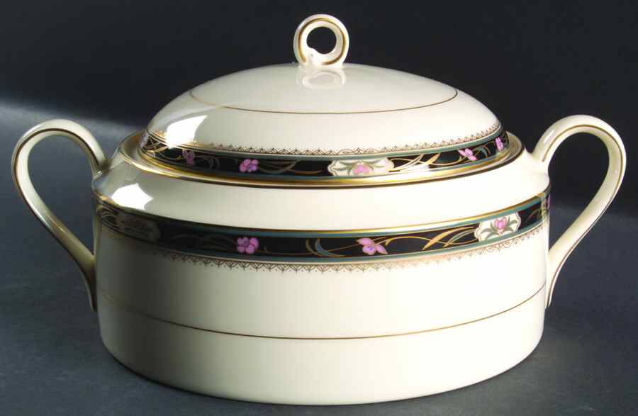 Villa Corsica Round Covered Vegetable by Oscar De La Renta-1
