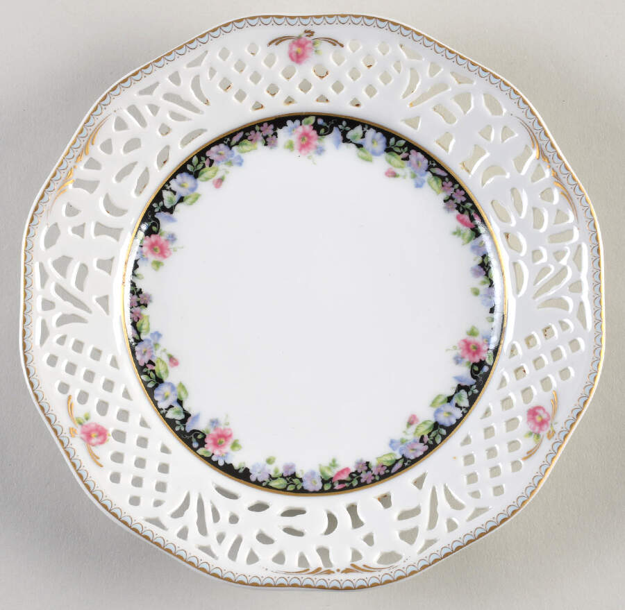 Victoriana Bread & Butter Plate by Oscar De La Renta-1