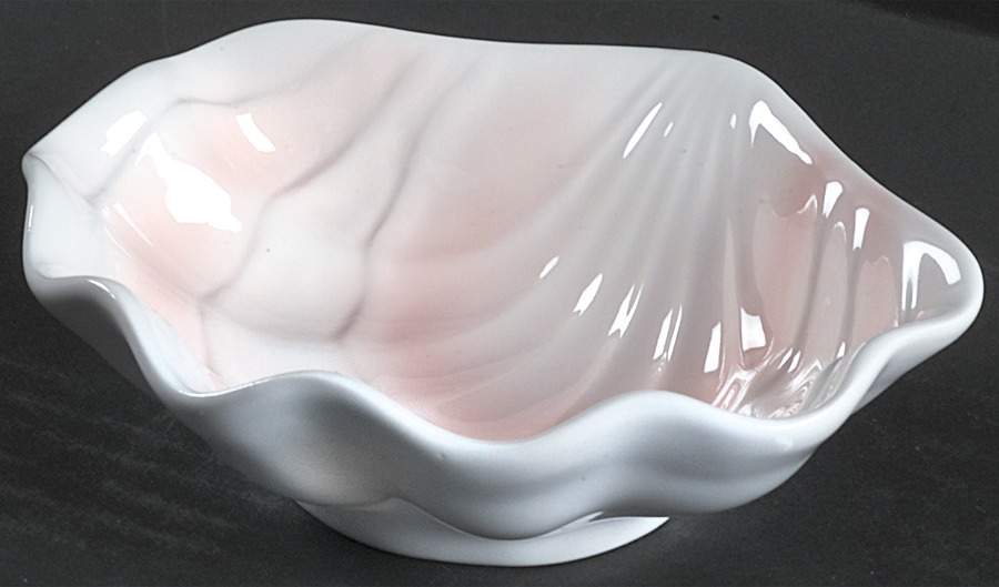 Beachcomber Small Shell Shaped Dish by Otagiri-1