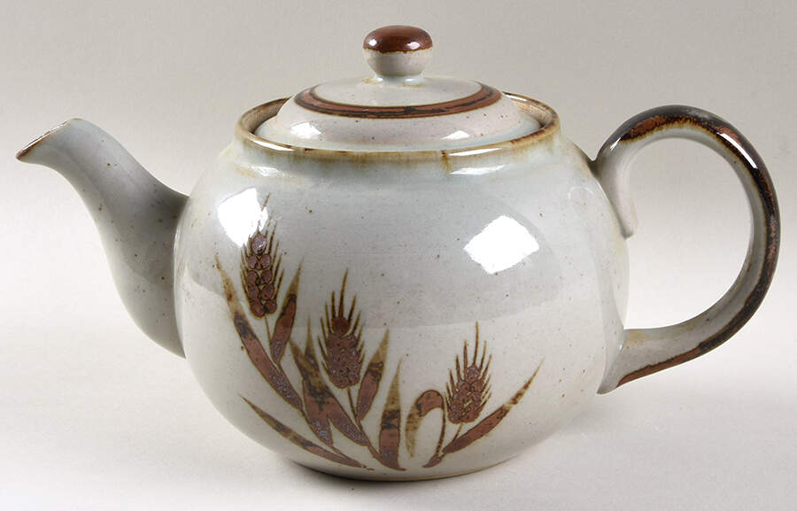 Harvest Teapot & Lid by Otagiri-1
