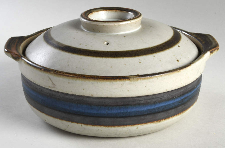 Horizon 1.75 Qt Round Covered Casserole by Otagiri-1