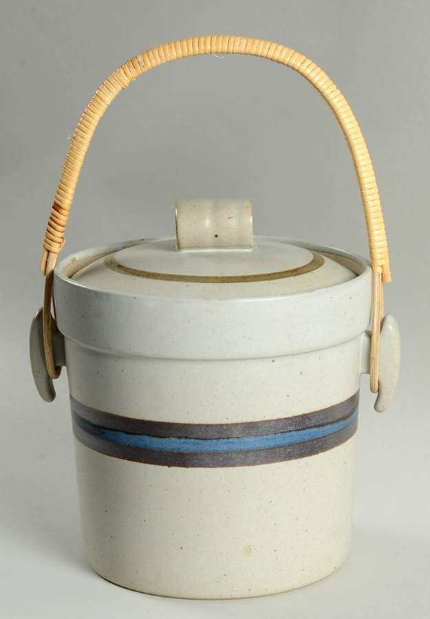 Horizon Ice Bucket & Lid by Otagiri-1