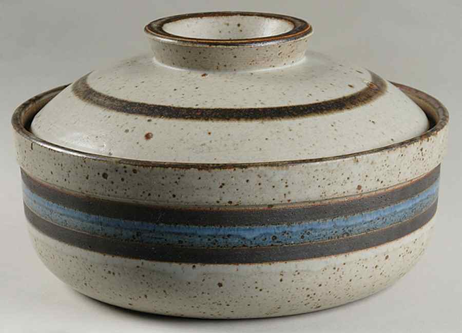 Horizon 2.75 Qt Round Covered Casserole by Otagiri-1