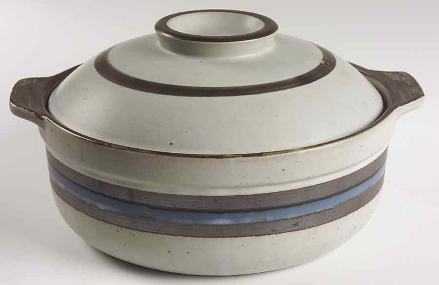 Horizon 2.75 Qt Round Covered Casserole by Otagiri-1