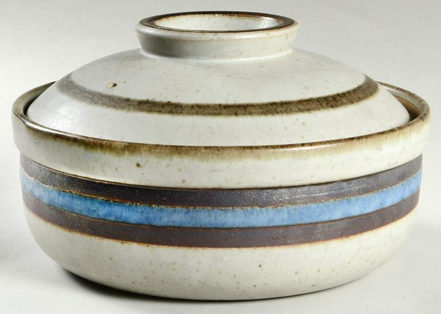 Horizon 1.75 Qt Round Covered Casserole by Otagiri-1