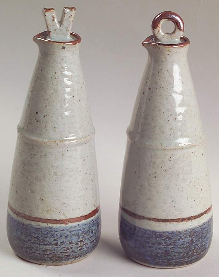Mariner Vinegar and Oil Set W/Stoppers by Otagiri-1
