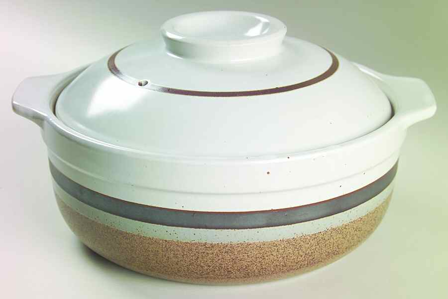 Mocha 2.5 Qt Round Covered Casserole by Otagiri-1