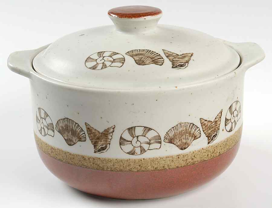Seashore 1.5 Qt Round Covered Casserole by Otagiri-1