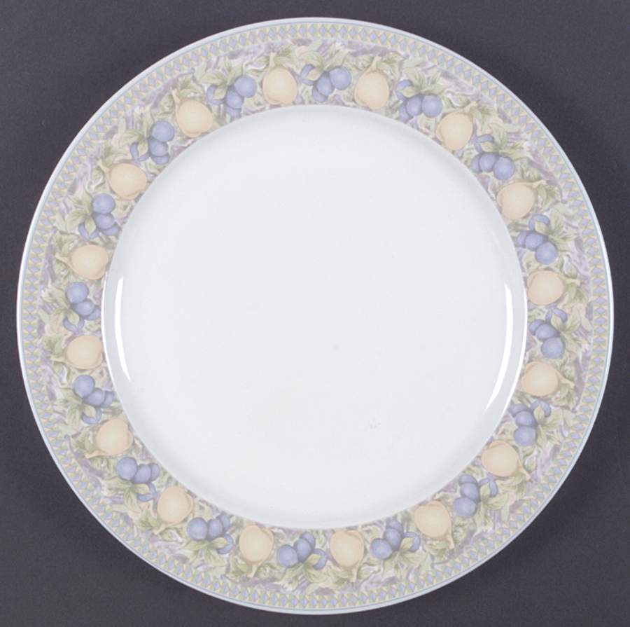 Lorilei Dinner Plate by Oneida-1
