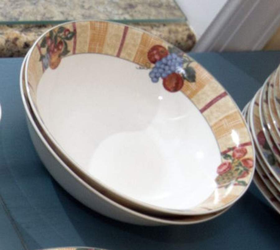 Westfield 9" Round Vegetable Bowl by Oneida-1