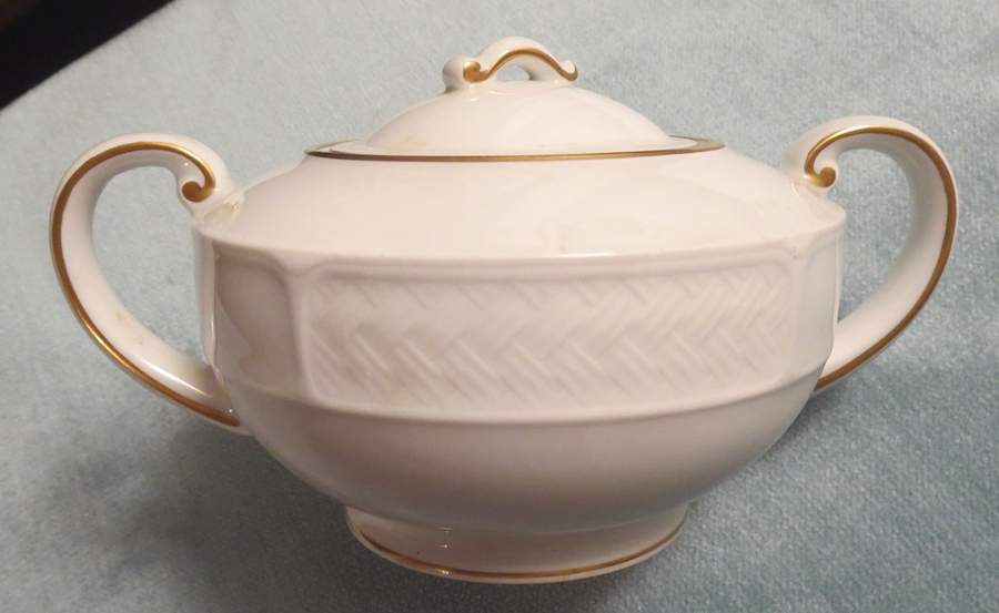 OKU4 Sugar Bowl & Lid by Okura-1