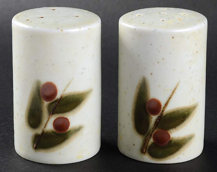 Bittersweet Salt & Pepper Set by Otagiri-1