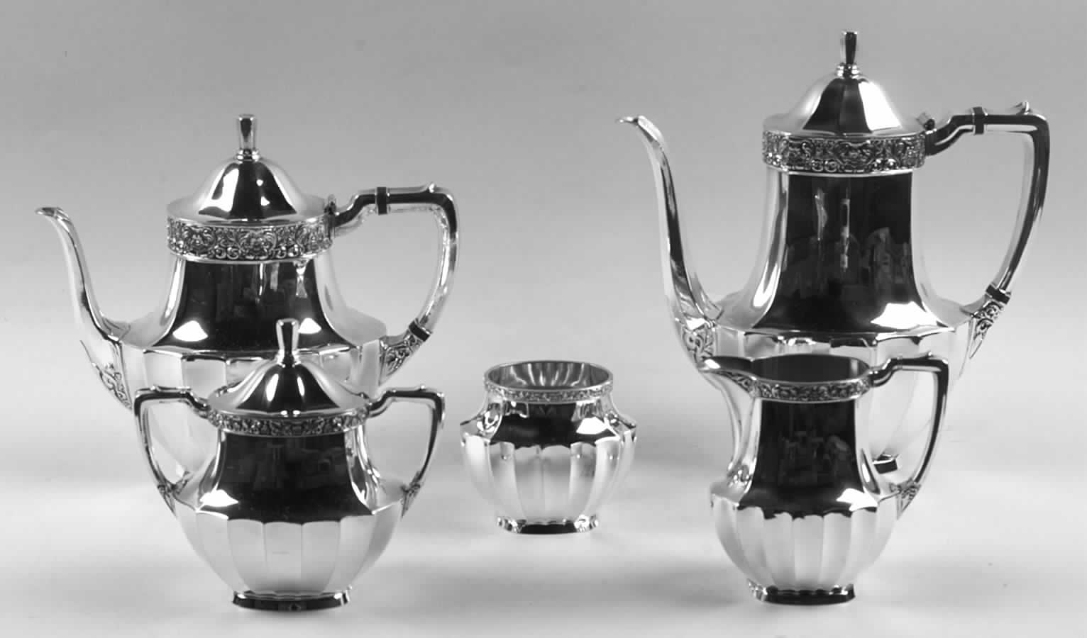 Coronation (Silverplate, Hollowware) 5-Piece Plated Tea Set (with Waste) by Oneida Silver-1