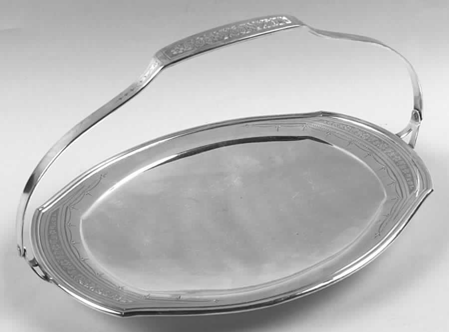 Paul Revere (Silverplate, Hollowware) Silverplate Footed Cake Plate by Oneida Silver-1