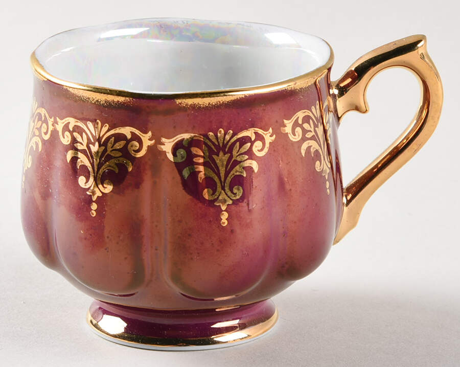 Golden Fantasy Footed Cup by Ohashi-1