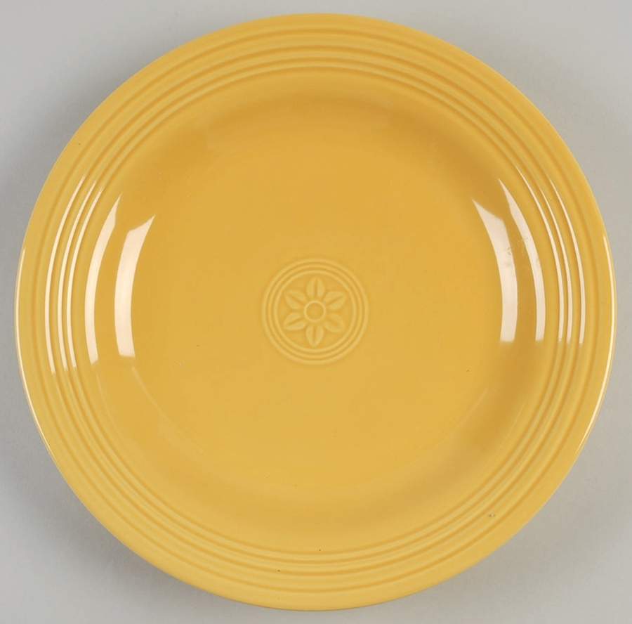 Petals Marigold 12" Chop Plate (Round Platter) by Oneida-1