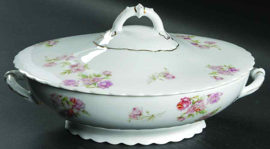 OSG82 Oval Covered Vegetable by Oscar & Edgar Gutherz-1