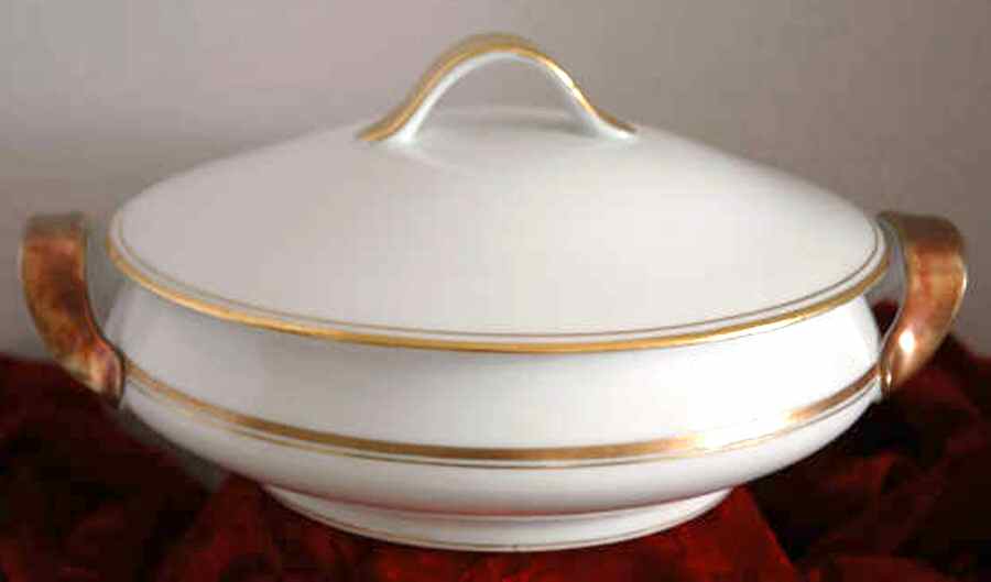 OSG84 Round Covered Vegetable by Oscar & Edgar Gutherz-1