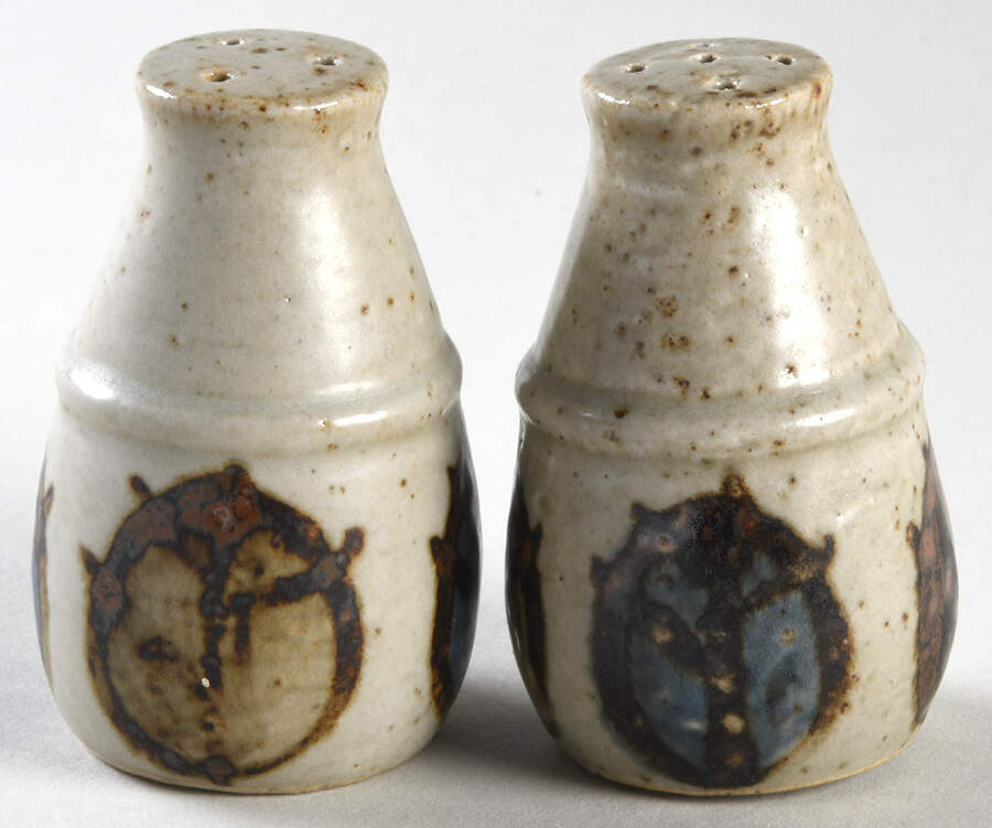 OTA12 Salt & Pepper Set by Otagiri-1