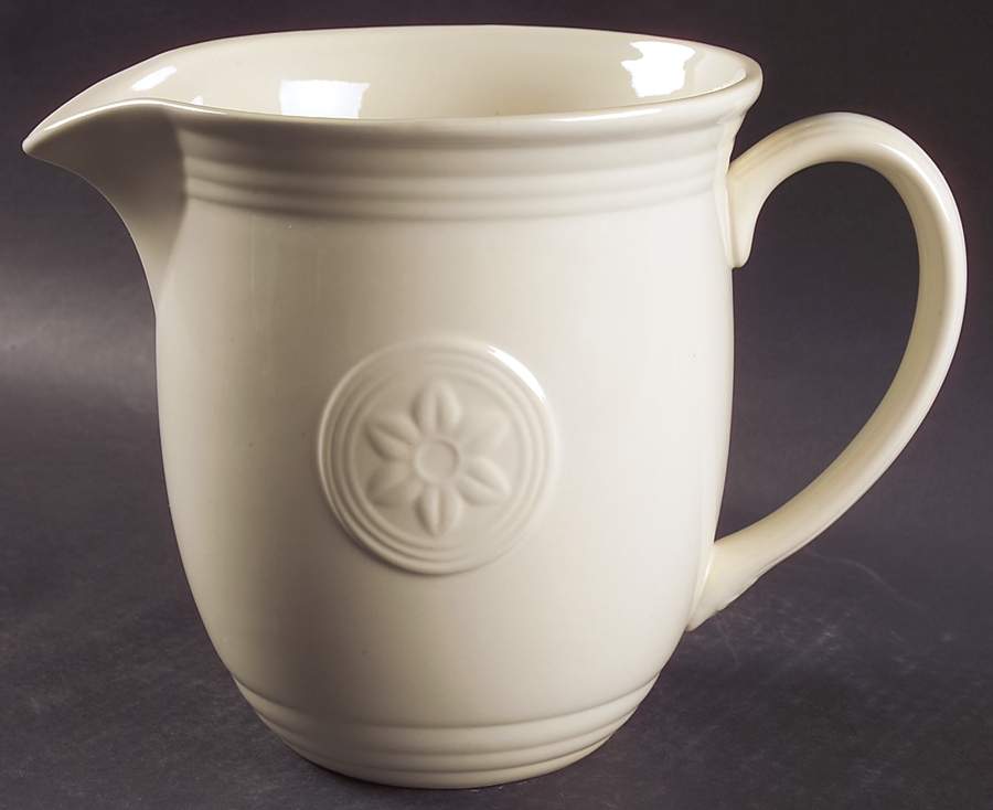 Petals Cream (Gardenia) 64 Oz Pitcher by Oneida-1