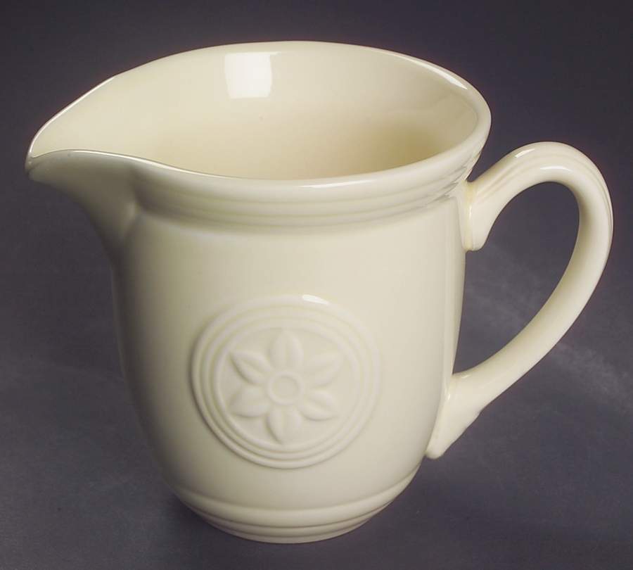 Petals Cream (Gardenia) Creamer by Oneida-1