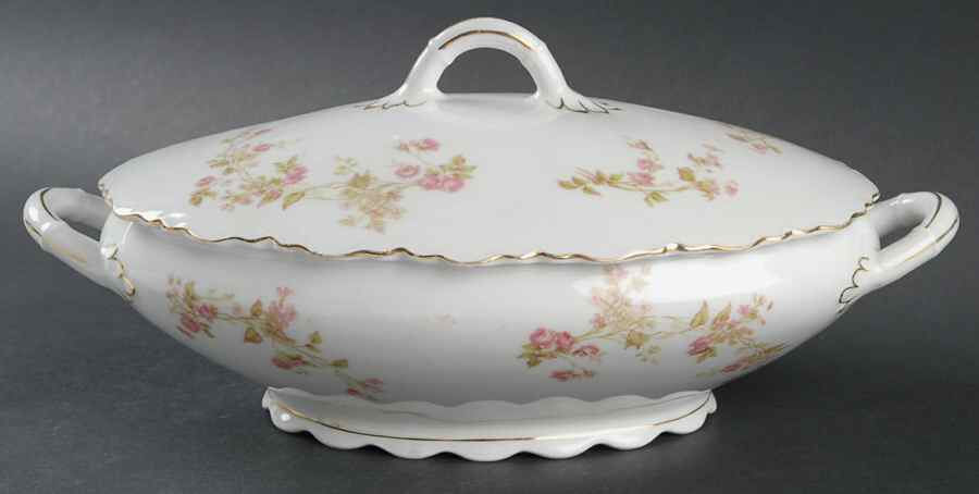 OSG101 Oval Covered Vegetable by Oscar & Edgar Gutherz-1