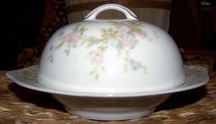 OSG114 Round Covered Butter by Oscar & Edgar Gutherz-1