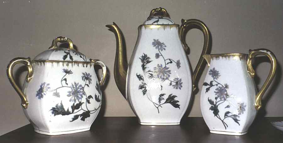OGU7 Sugar Bowl & Lid by Oscar Gutherz (Limoges)-1