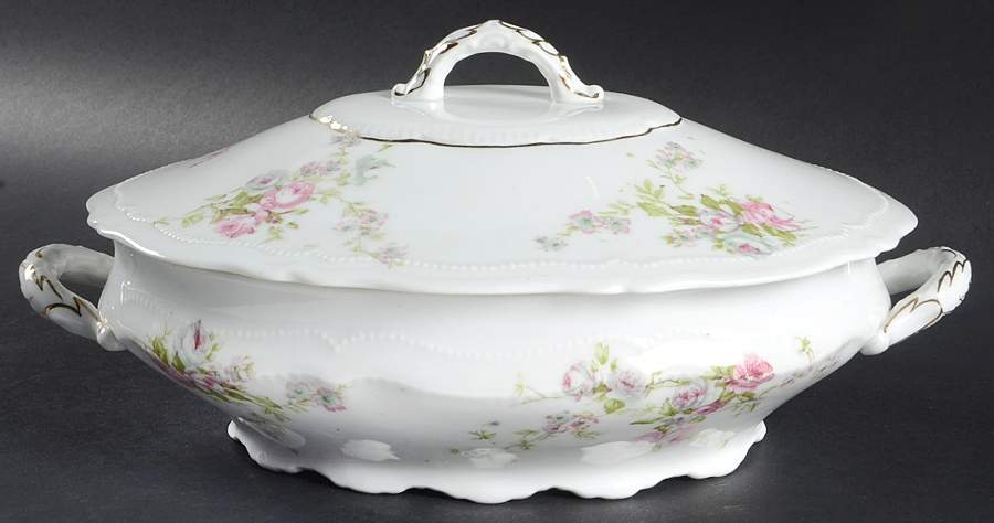 OSG146 Oval Covered Vegetable by Oscar & Edgar Gutherz-1