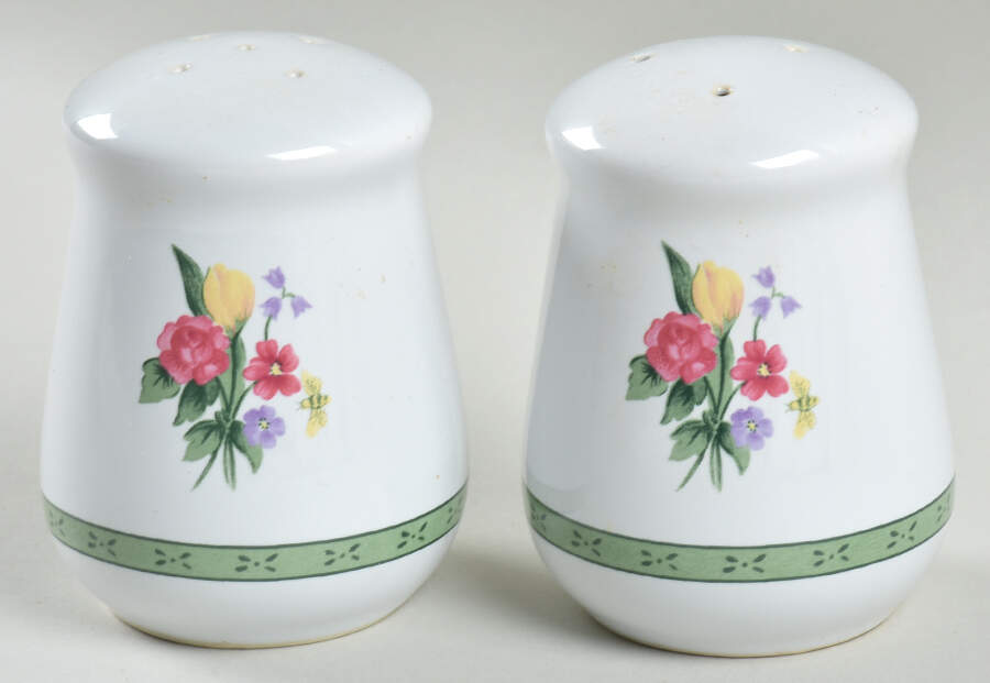English Manor Salt & Pepper Set by Oneida-1