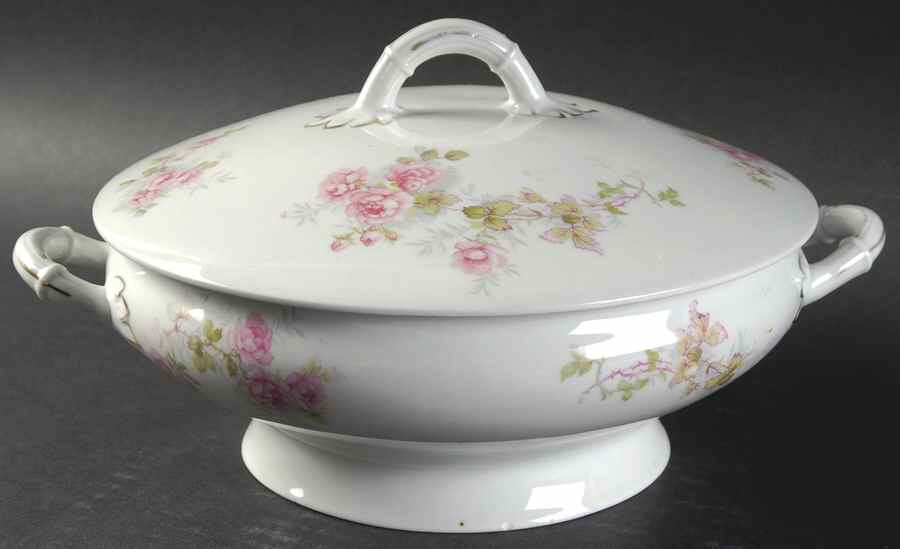 OSG169 Round Covered Vegetable by Oscar & Edgar Gutherz-1
