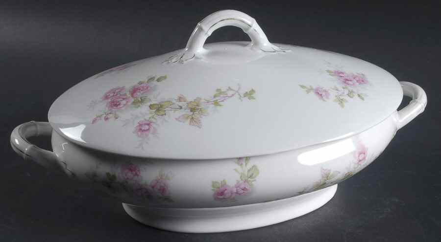 OSG169 Oval Covered Vegetable by Oscar & Edgar Gutherz-1