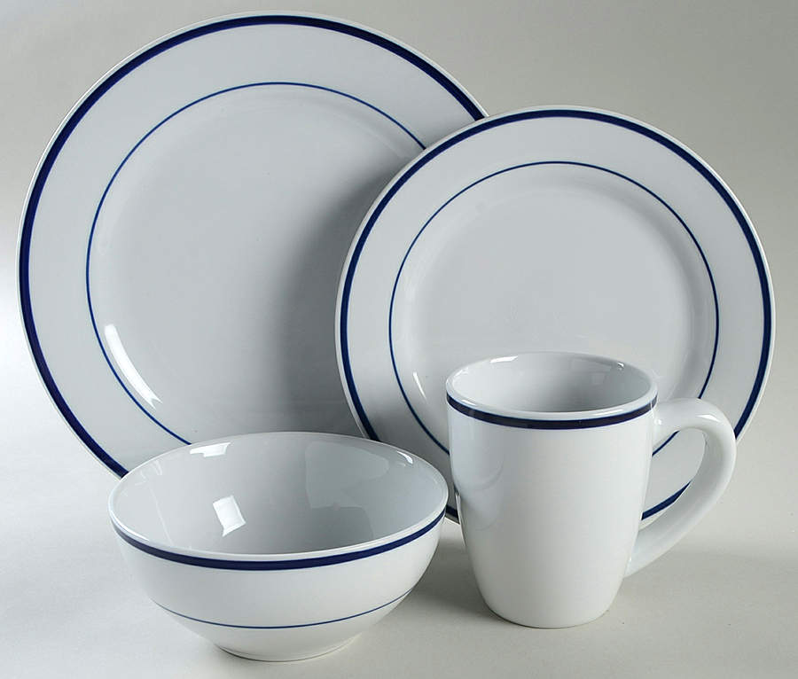 Maitre D' 4 Piece Place Setting by Oneida-1