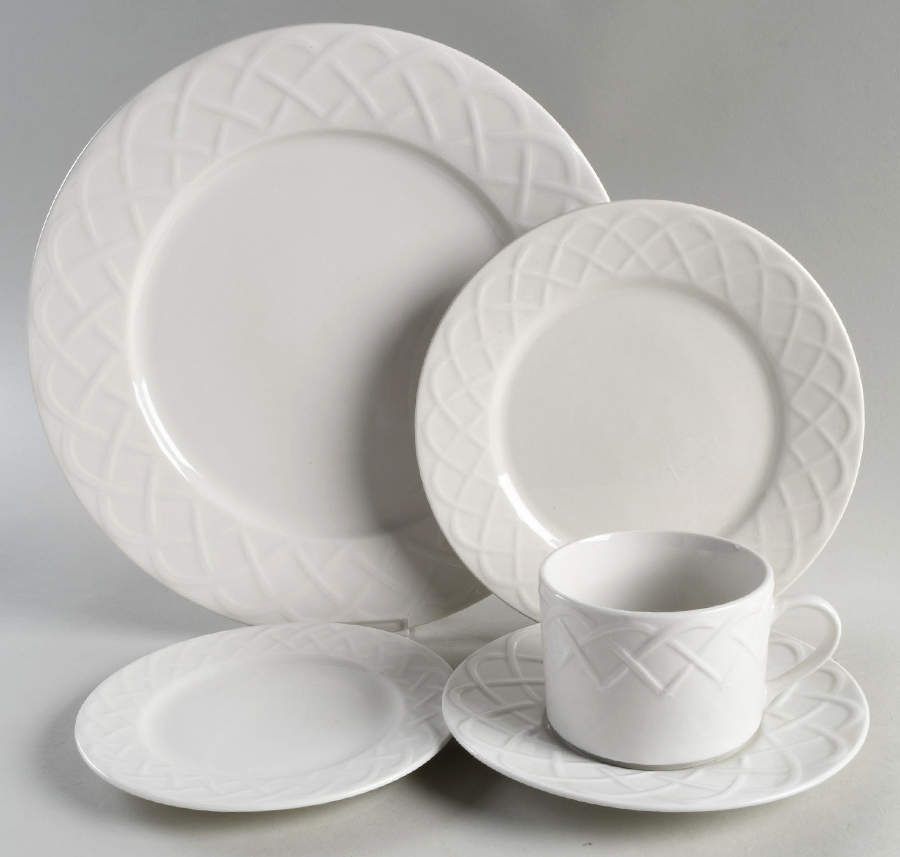 Picnic 5 Piece Place Setting by Oneida-1