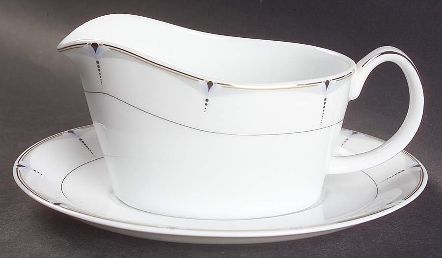Juilliard Gravy Boat & Underplate by Oneida-1
